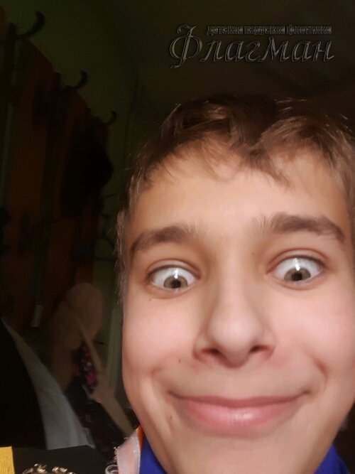 f9ea8930.ID Photo.093855